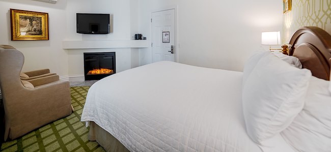 Petite Queen Fireplace