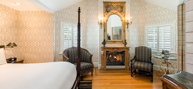 signature-king-suite-at-calistoga-hotel-th