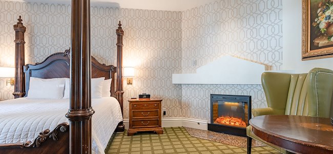 signature-king-room-with-garden-patio