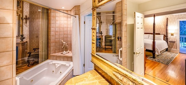 signature-king-suite-at-calistoga-hotel-th